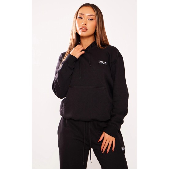 PRETTYLITTLETHING Petite Black Badge Detail Oversize Hoodie